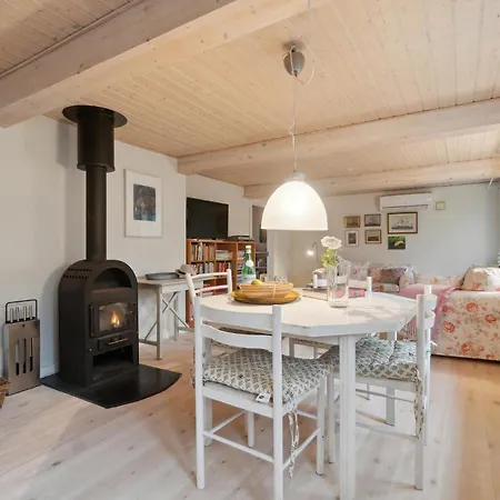 Дом отдыха 3 Bedroom Lovely In *