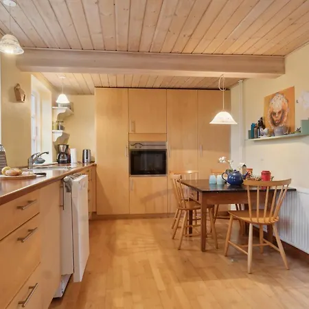 Dom wakacyjny 3 Bedroom Lovely In